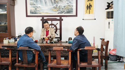 客户来访：佛山某企业考察汽车配件自动抓取方案