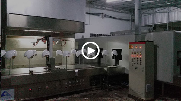 头盔喷烤流水线