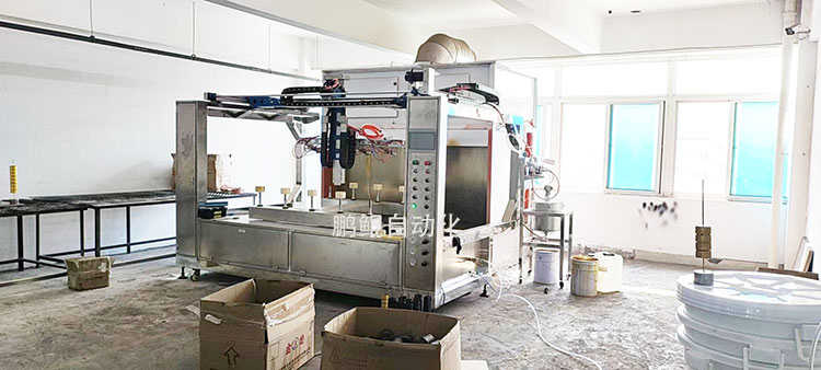 灯罩喷漆机现场