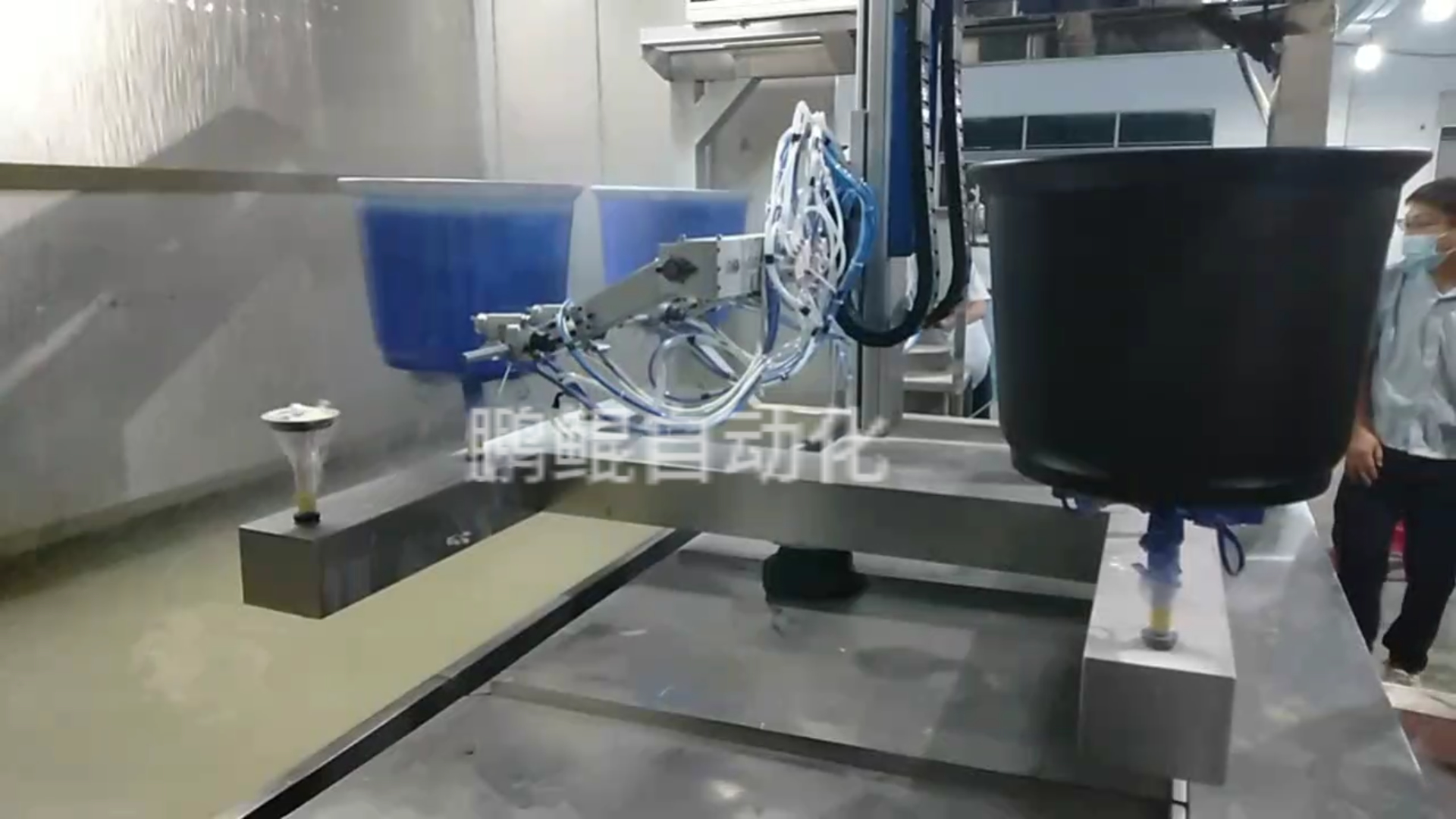 塑胶花盆双色湿对湿喷漆设备