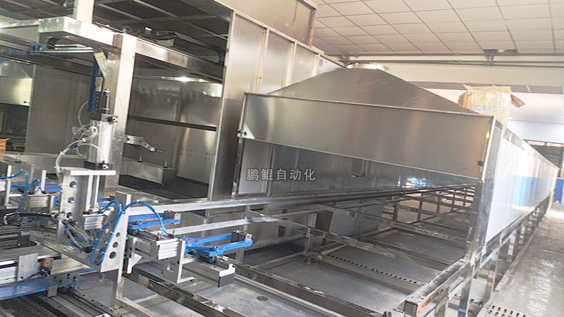 头盔喷涂线安装现场