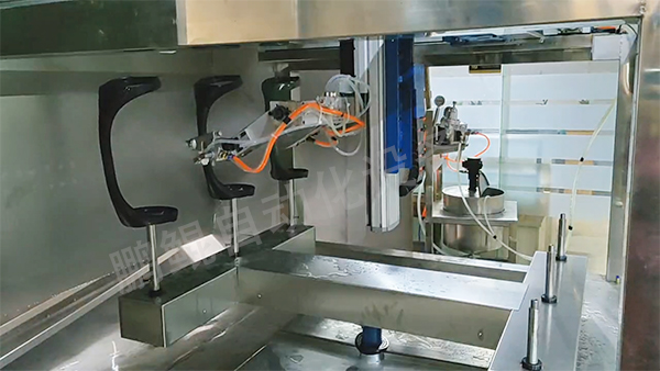 东莞厂4枪6轴异形件往复喷漆案例