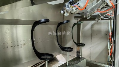 解锁“黑灯工厂”密码：鹏鲲自动抓取喷涂技术如何攻克异形件难题？