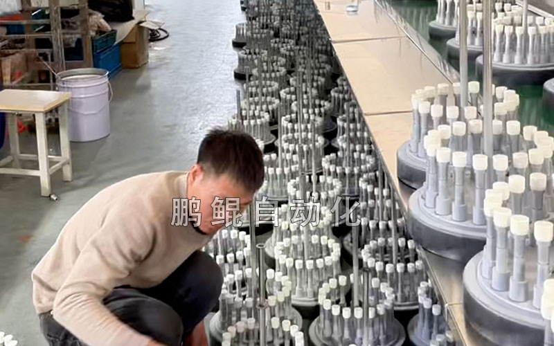 笔杆喷涂客户生产现场