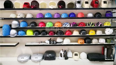 提高儿童头盔喷涂效率的关键：鹏鲲儿童头盔喷涂设备与工艺对比分析