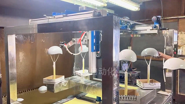 6轴2工位头盔专用喷涂设备