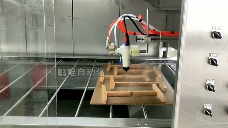 如何解决异形桌子脚喷漆难题？鹏鲲有妙招