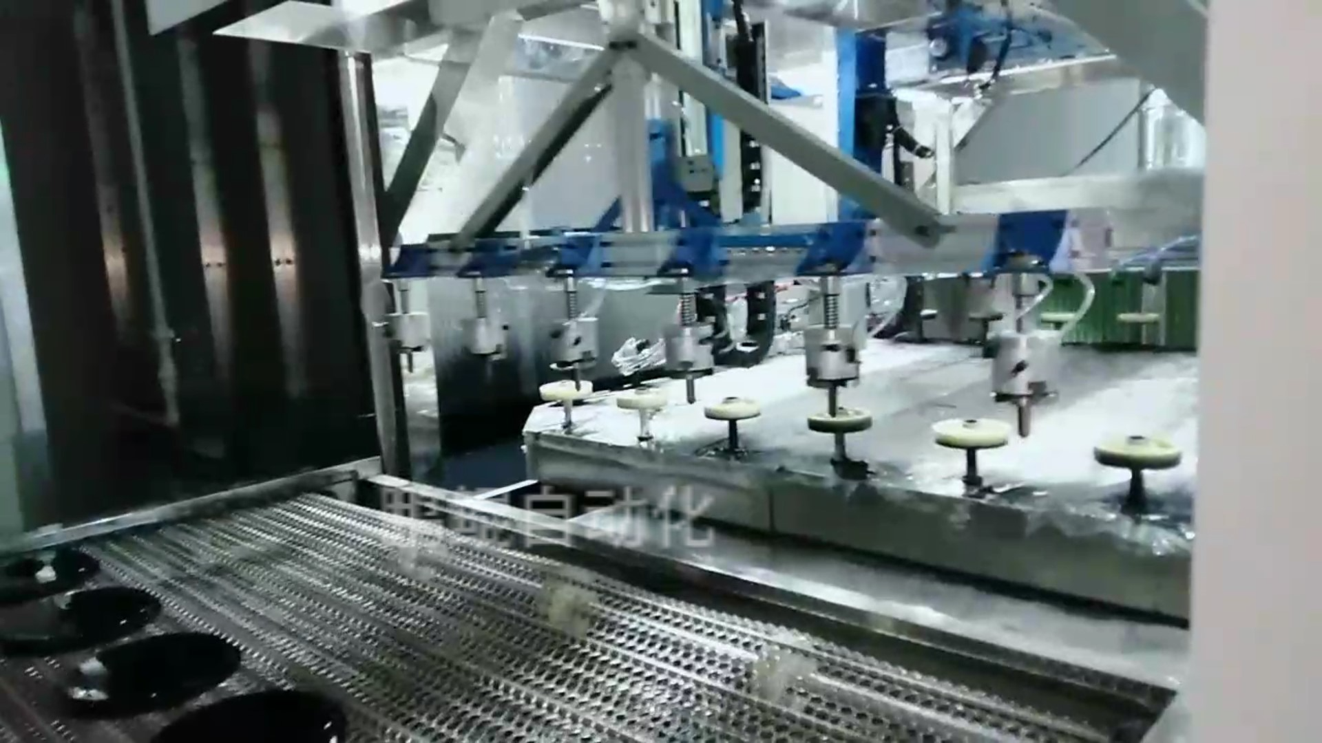 五金轮毂喷漆机配套自动抓取上下料