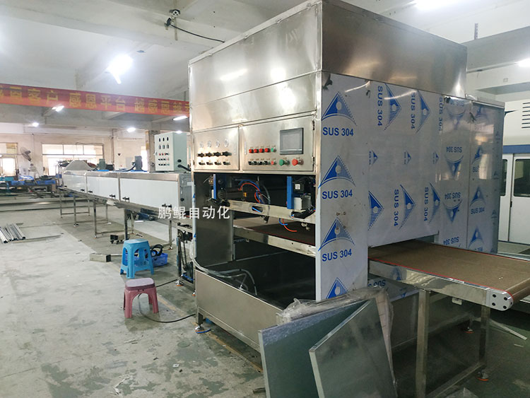 硅胶在线往复喷烤线3