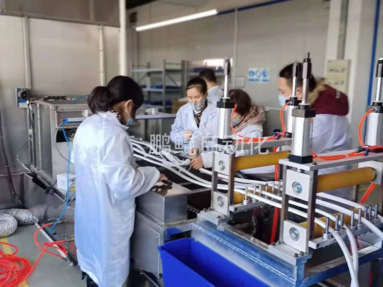 霓虹灯带喷烤线生产车间