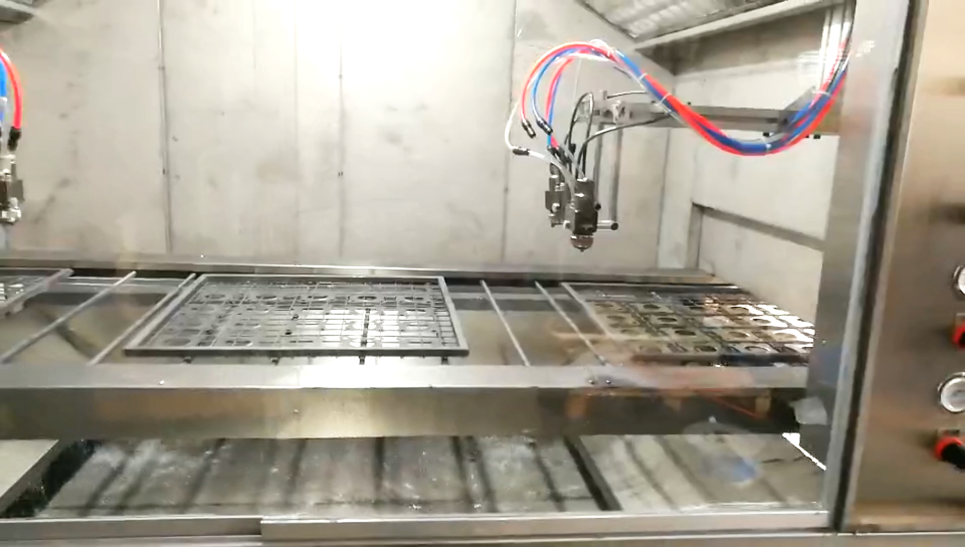 鹏鲲汽车配件配件喷涂线