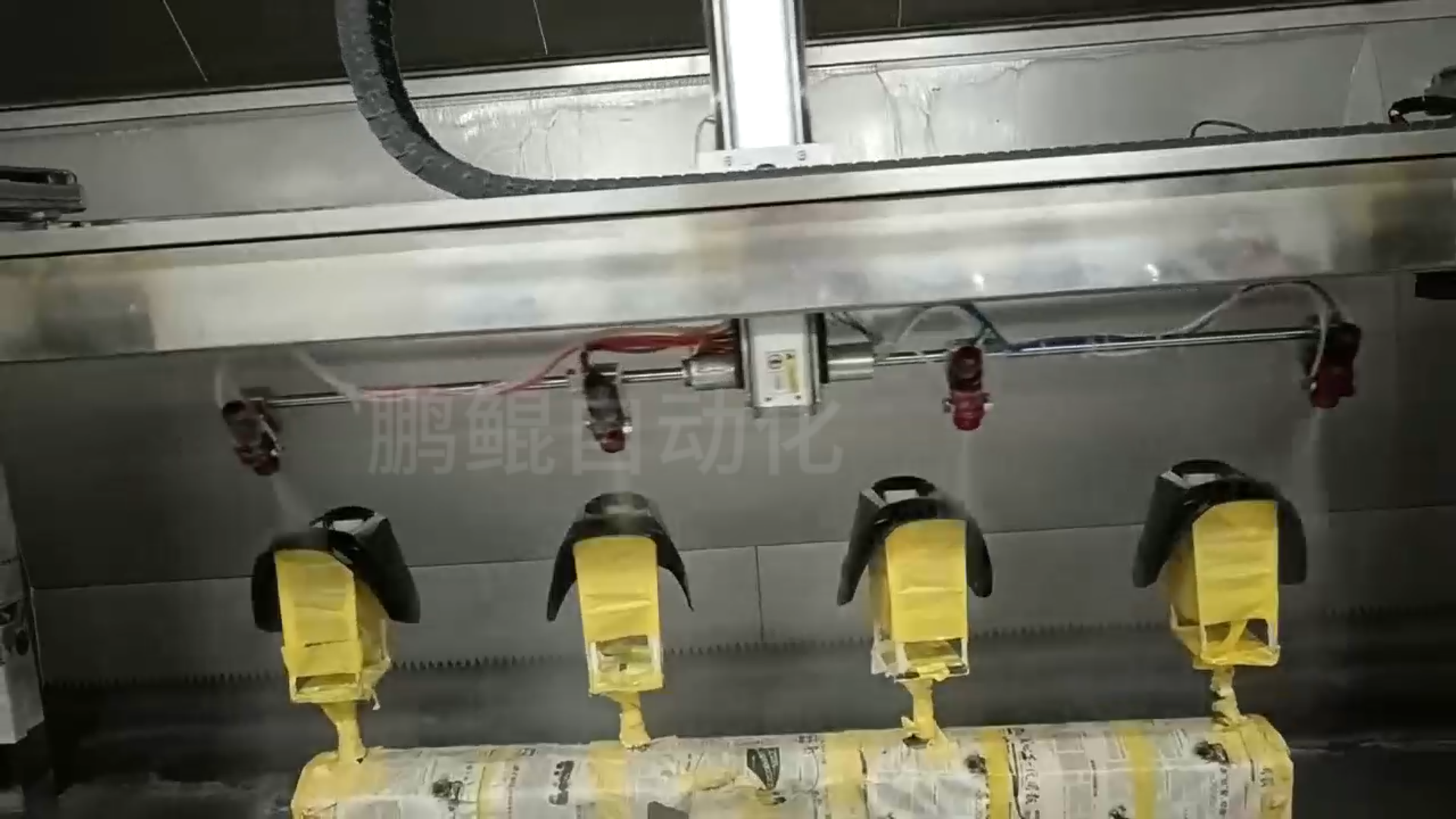 维三6轴汽车配件喷漆机