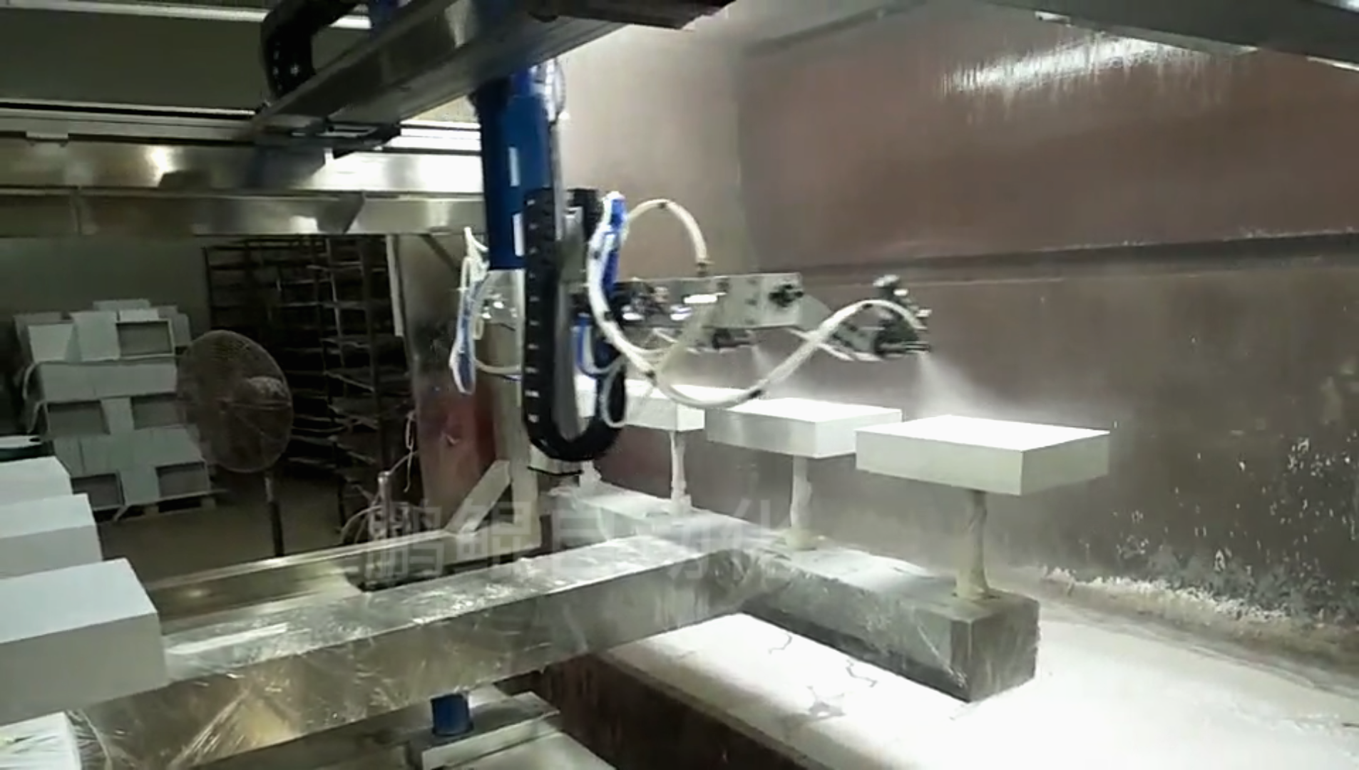 浙江塑胶盒子自动喷粉设备