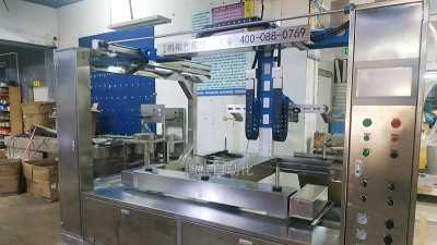 鹏鲲 3 枪 8 轴仿喷工机器人：破解制造业用工荒