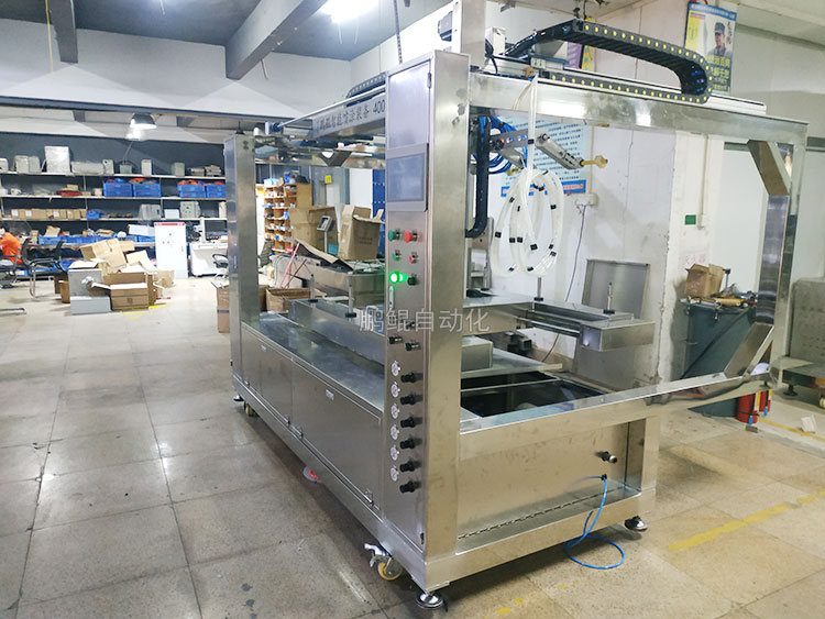 鹏鲲3枪8轴仿喷工机器1