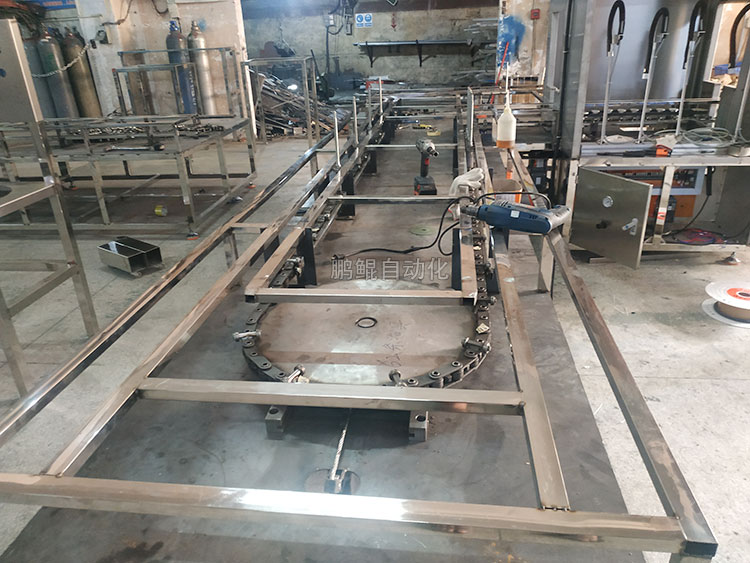 风筒喷涂线生产现场