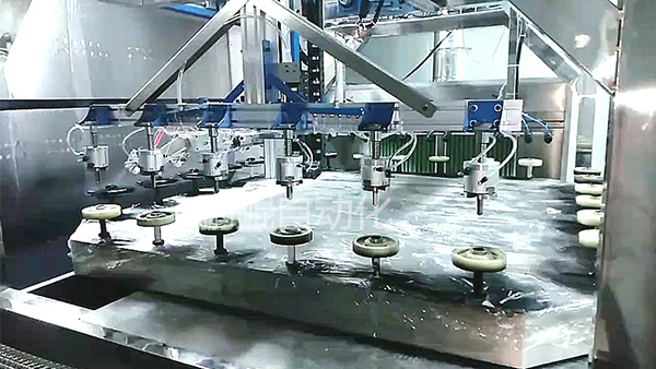 轮毂喷涂技术对比：传统喷涂VS自动化设备哪家强