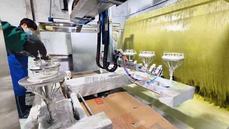 河南客户使用五金脚轮喷漆机，效率提升50%利润翻倍