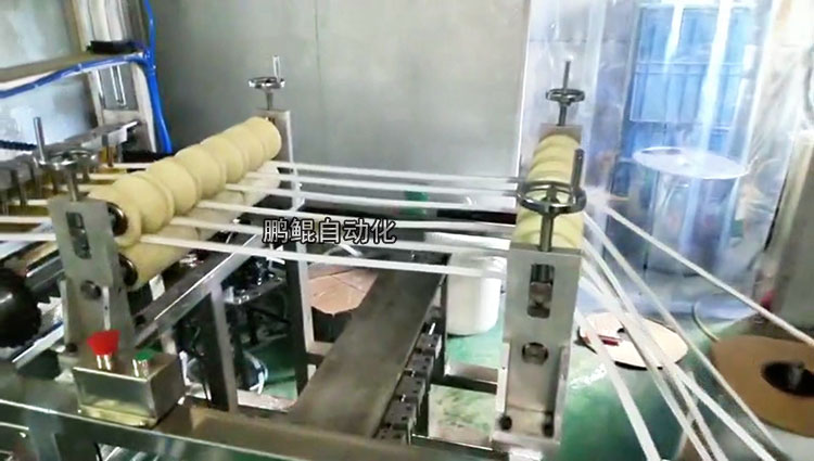 胶管喷涂牵引装置